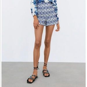EMBROIDERED BLUE AND WHITE SHORTS